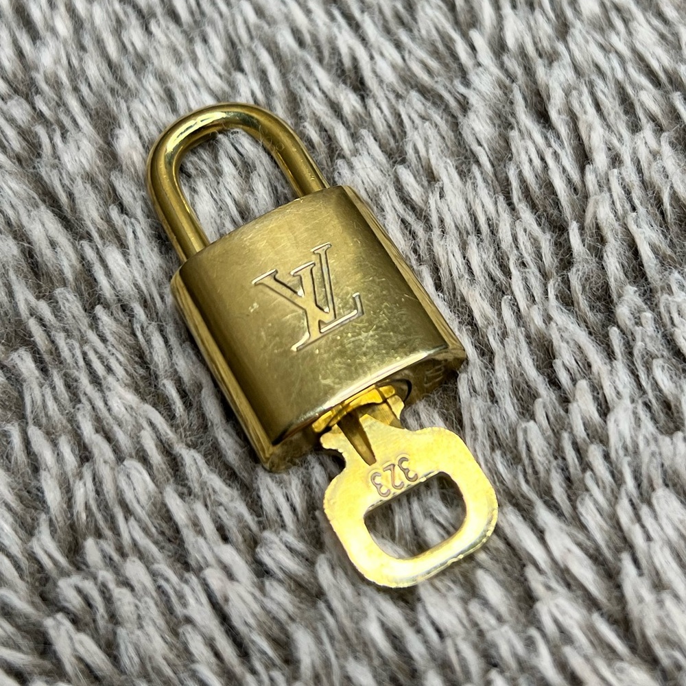 Louis Vuitton Lock & Key #323